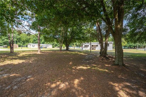 A home in LAKELAND