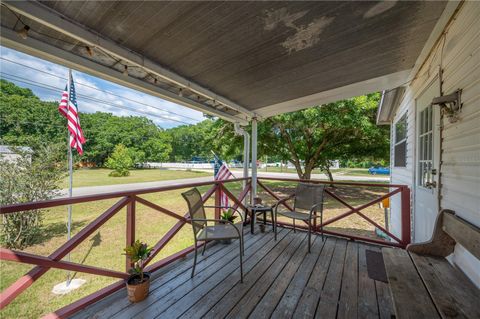 A home in LAKELAND