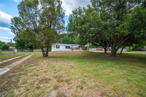 A home in LAKELAND