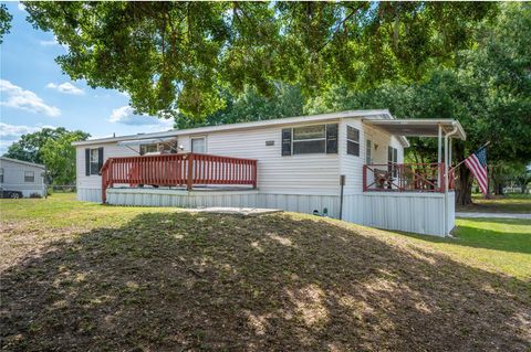 A home in LAKELAND