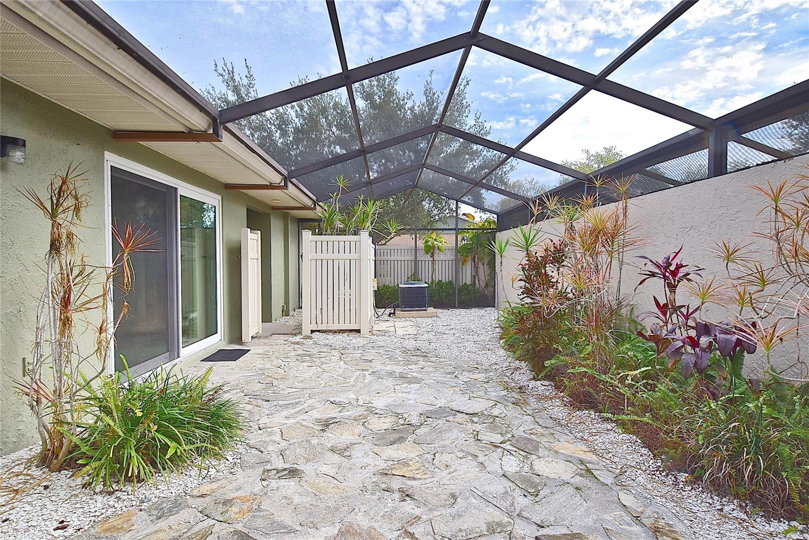 COURTYARD VILLAS - Residential