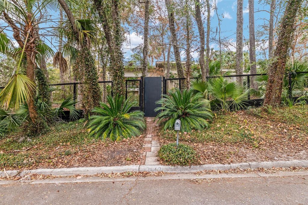 Photo of 2062 NW 11th Road, Gainesville, FL 32605 (MLS # GC537169)