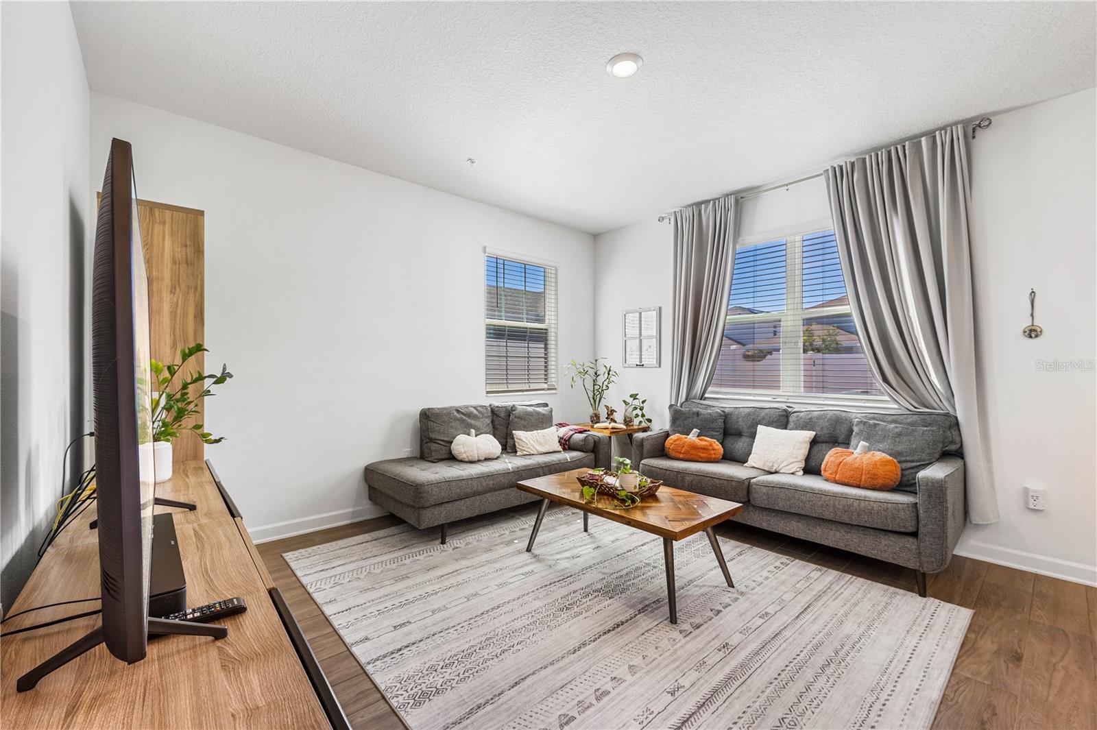 Casas a venda 4 - Jen Dantas 11730 BOLDFACE DRIVE