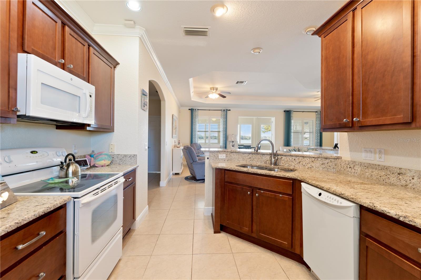 SUNSET POINTE ON - Residential