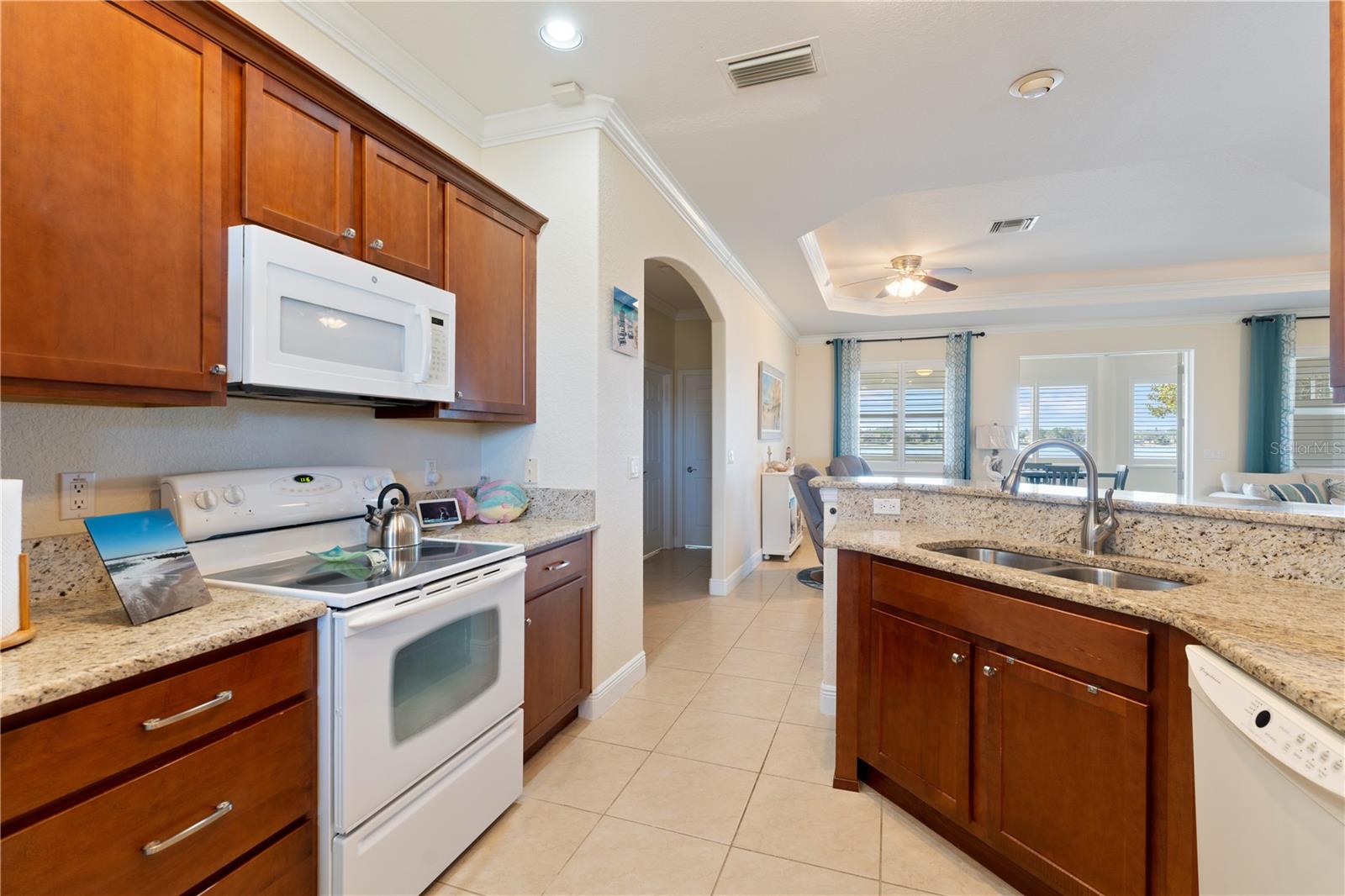 SUNSET POINTE ON - Residential