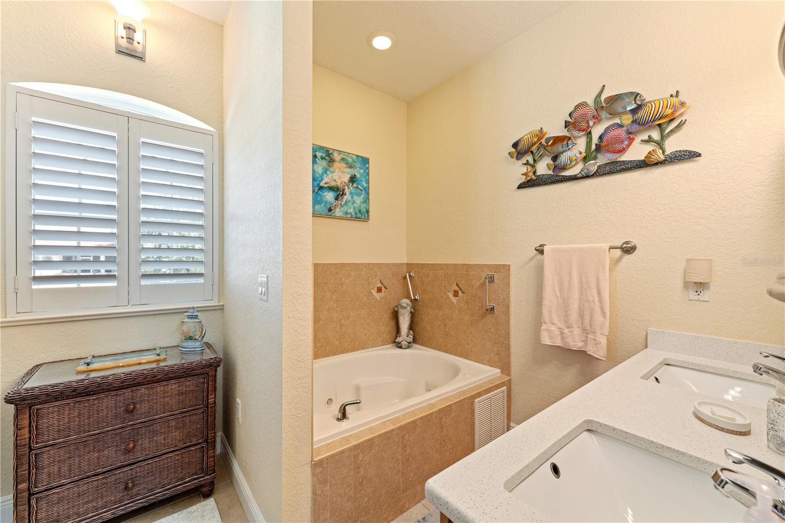 SUNSET POINTE ON - Residential