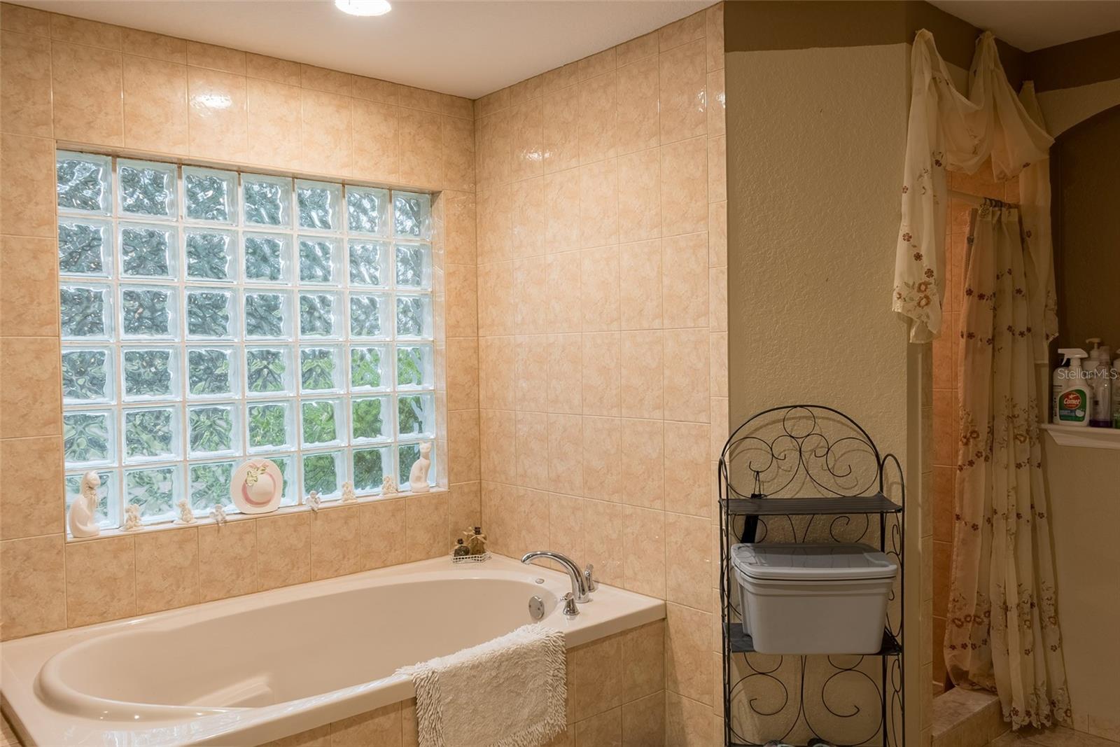 SILVER SPGS SHORES UN 08 - Residential