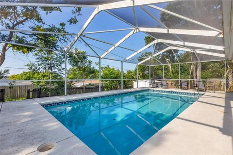 A home in LAKE WALES