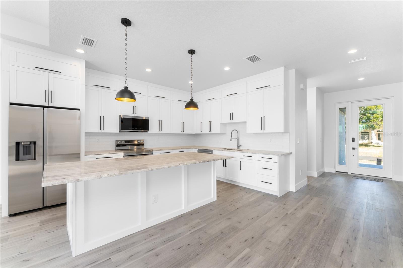 ROTONDA WEST PEBBLE BEACH - Residential