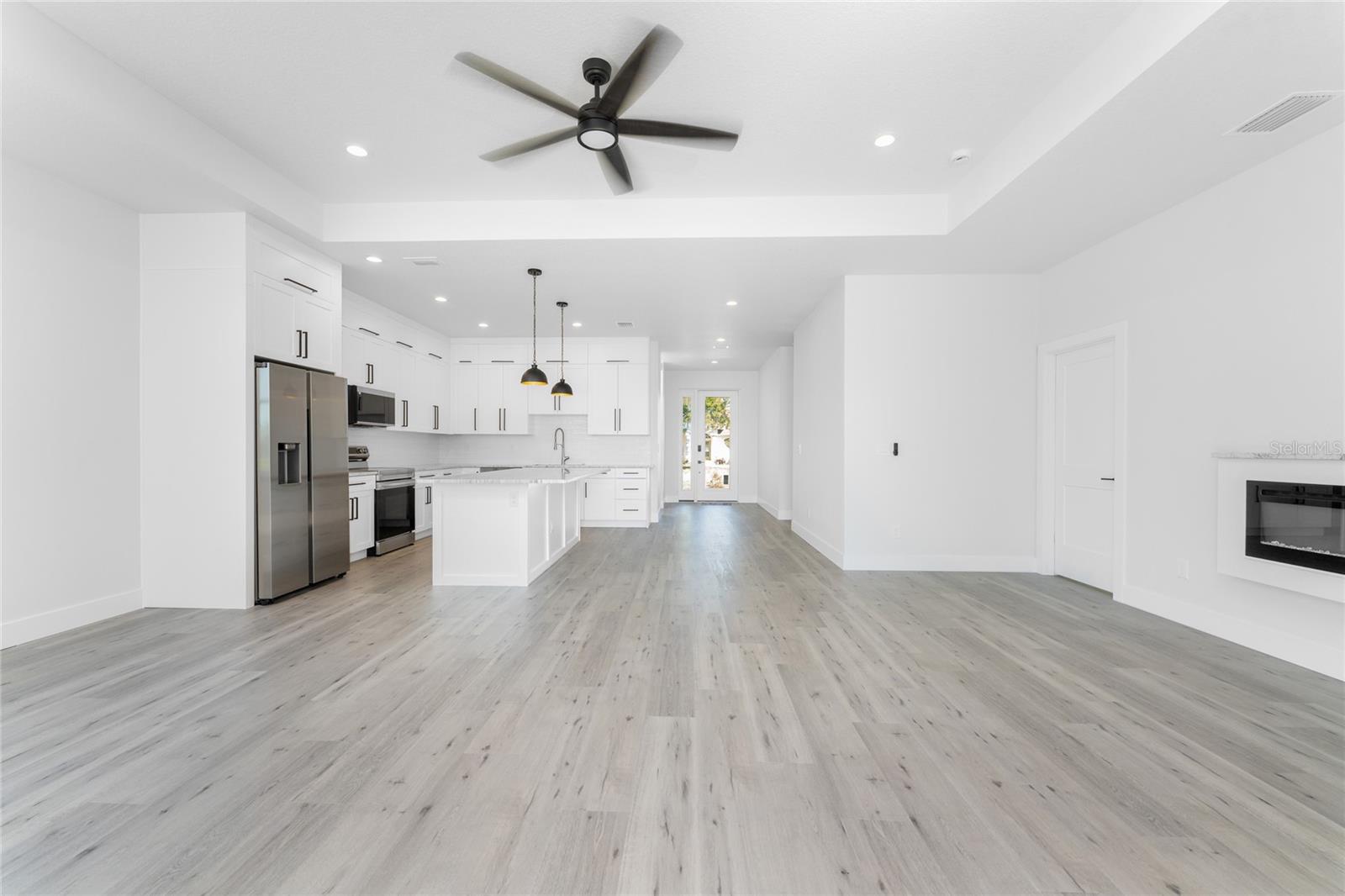 ROTONDA WEST PEBBLE BEACH - Residential