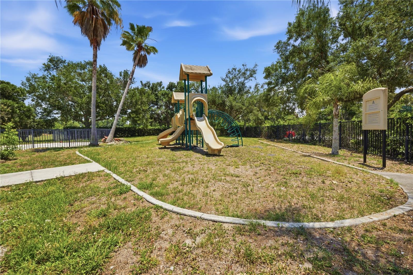 OAK TRAIL - Residential Lease