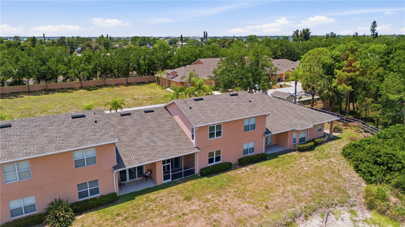 OAK TRAIL - Residential Lease