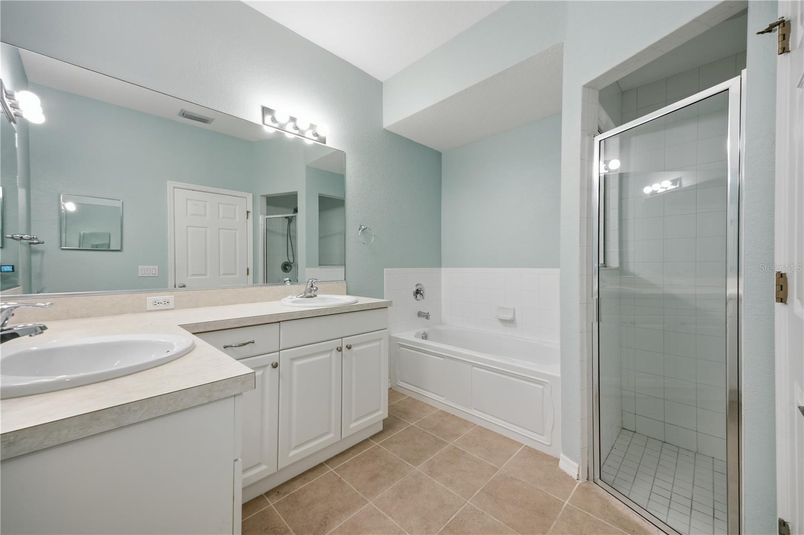 OAK TRAIL - Residential Lease