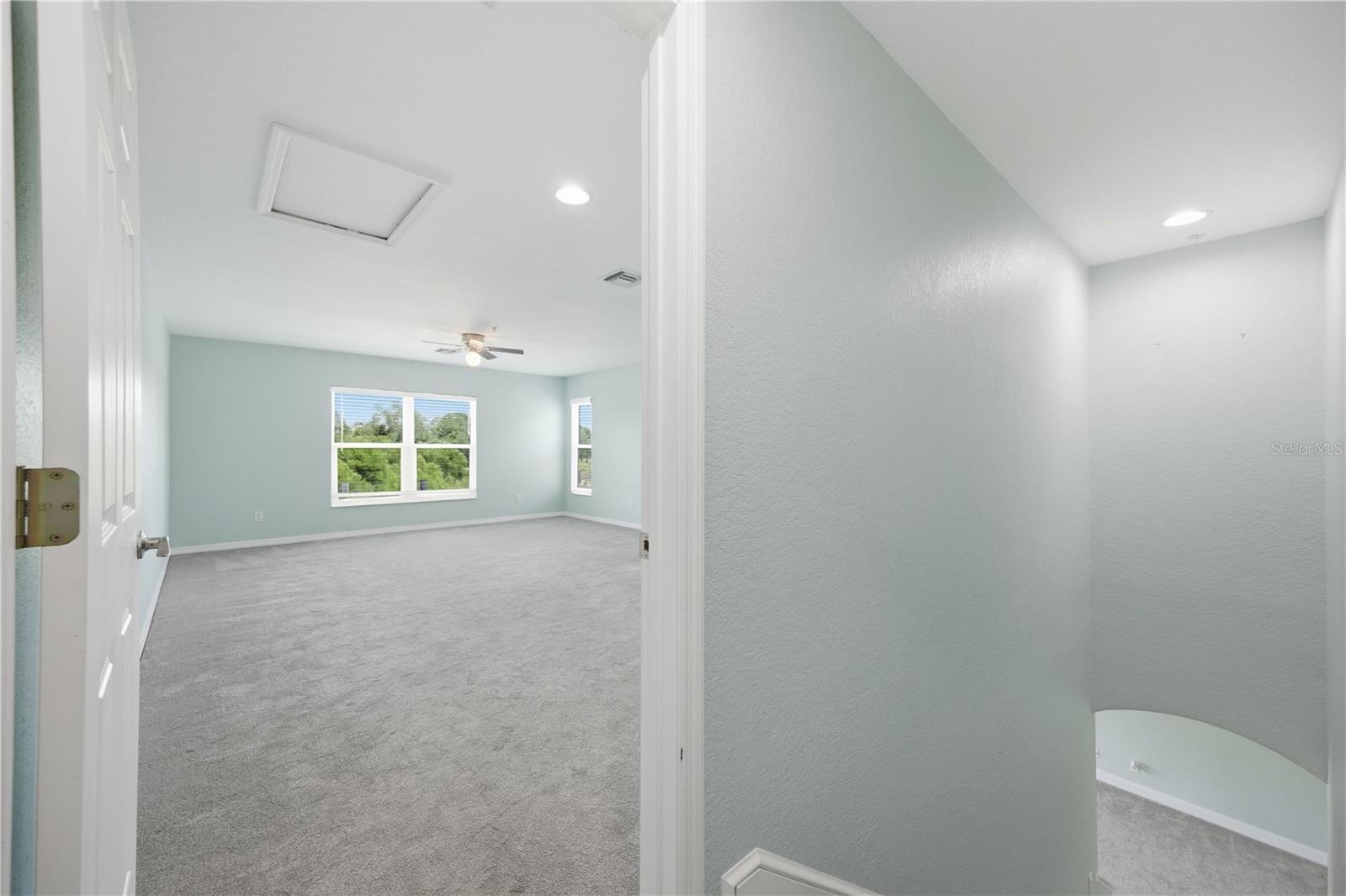 OAK TRAIL - Residential Lease