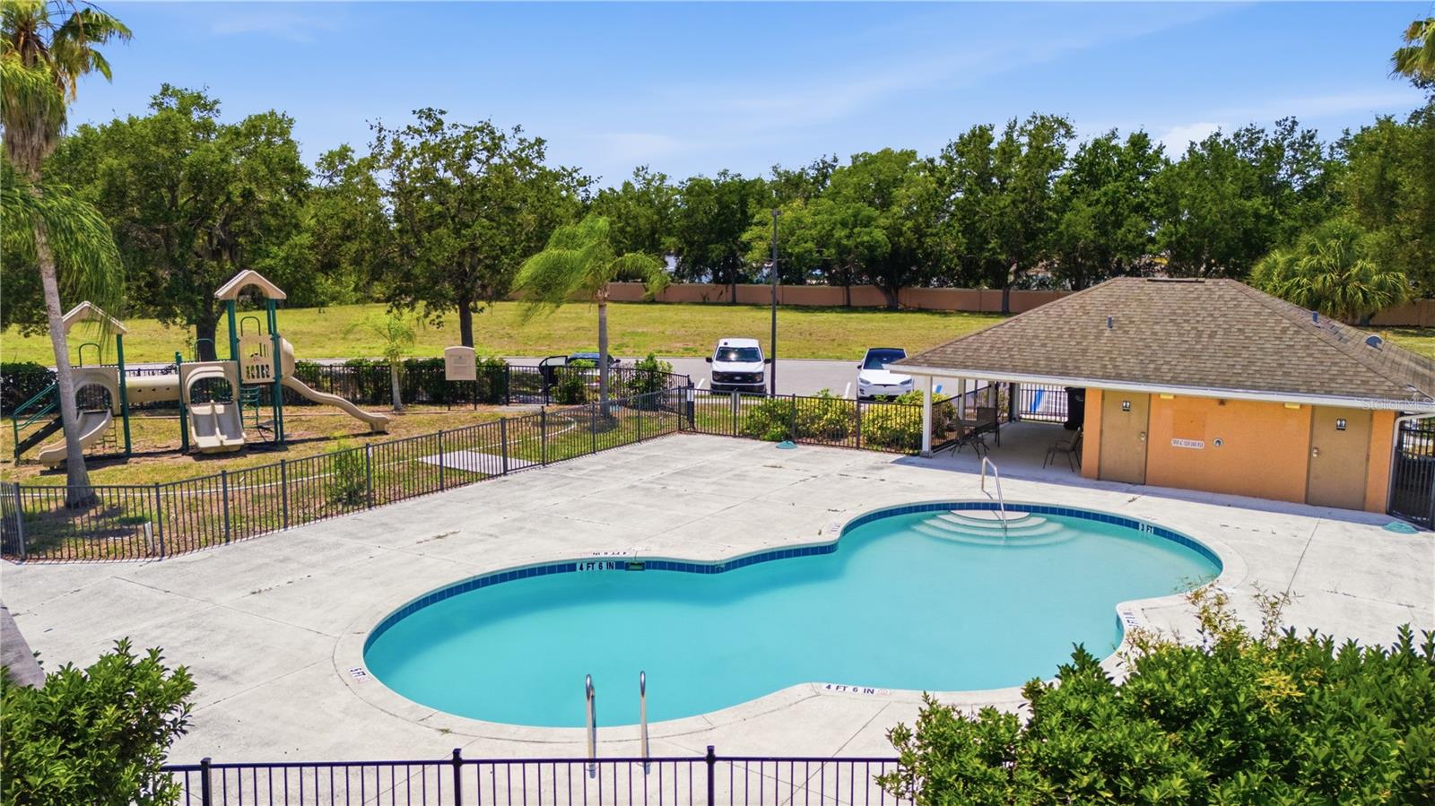 OAK TRAIL - Residential Lease