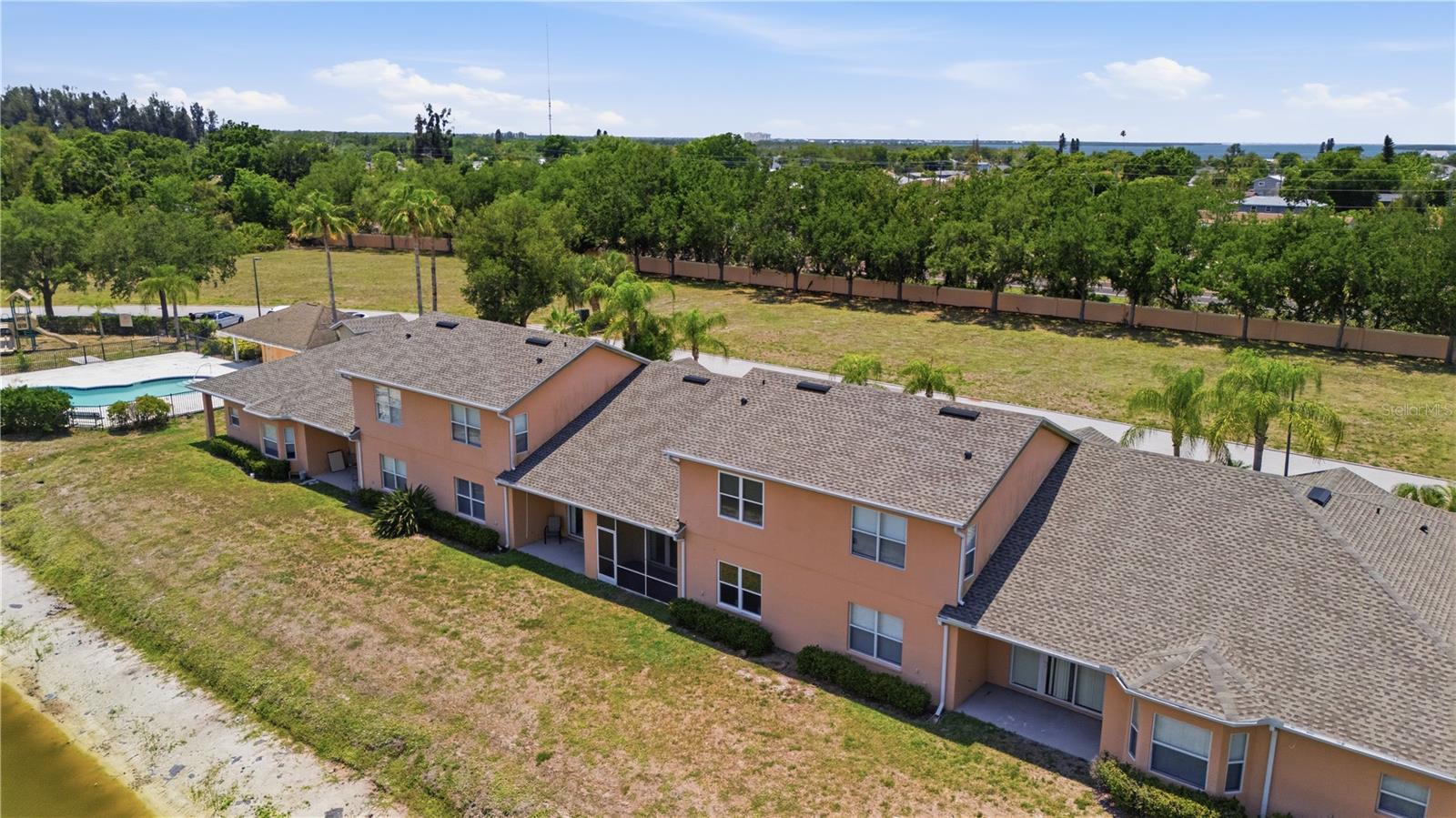OAK TRAIL - Residential Lease