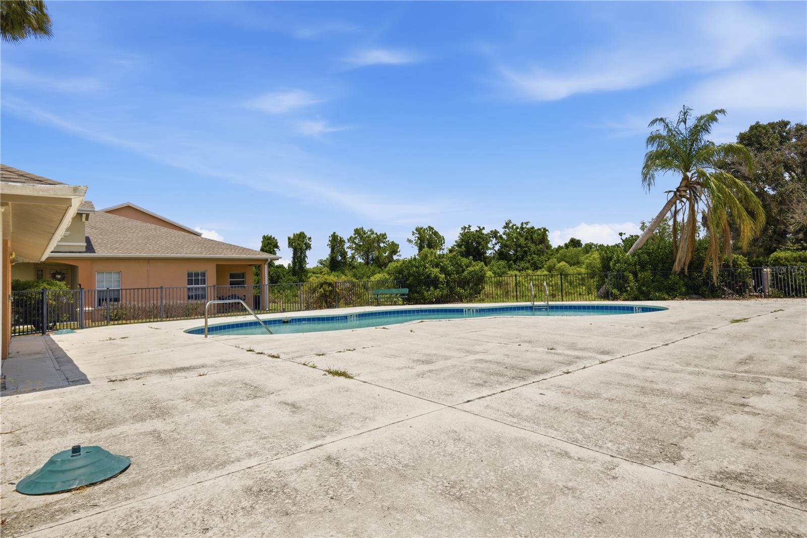 OAK TRAIL - Residential Lease