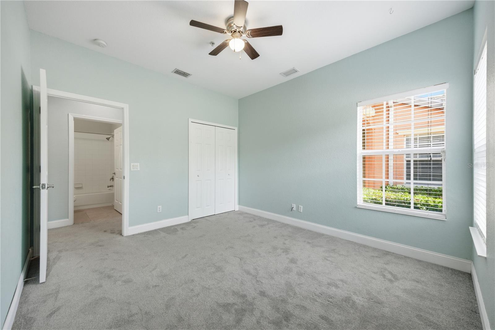 OAK TRAIL - Residential Lease