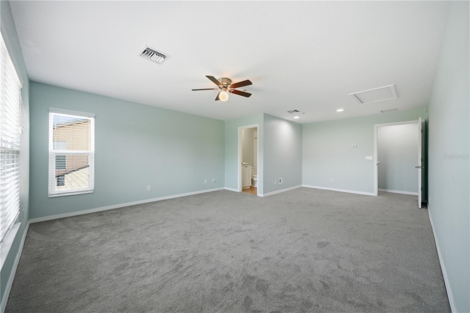 OAK TRAIL - Residential Lease