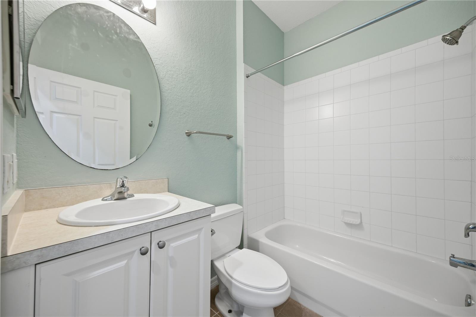 OAK TRAIL - Residential Lease