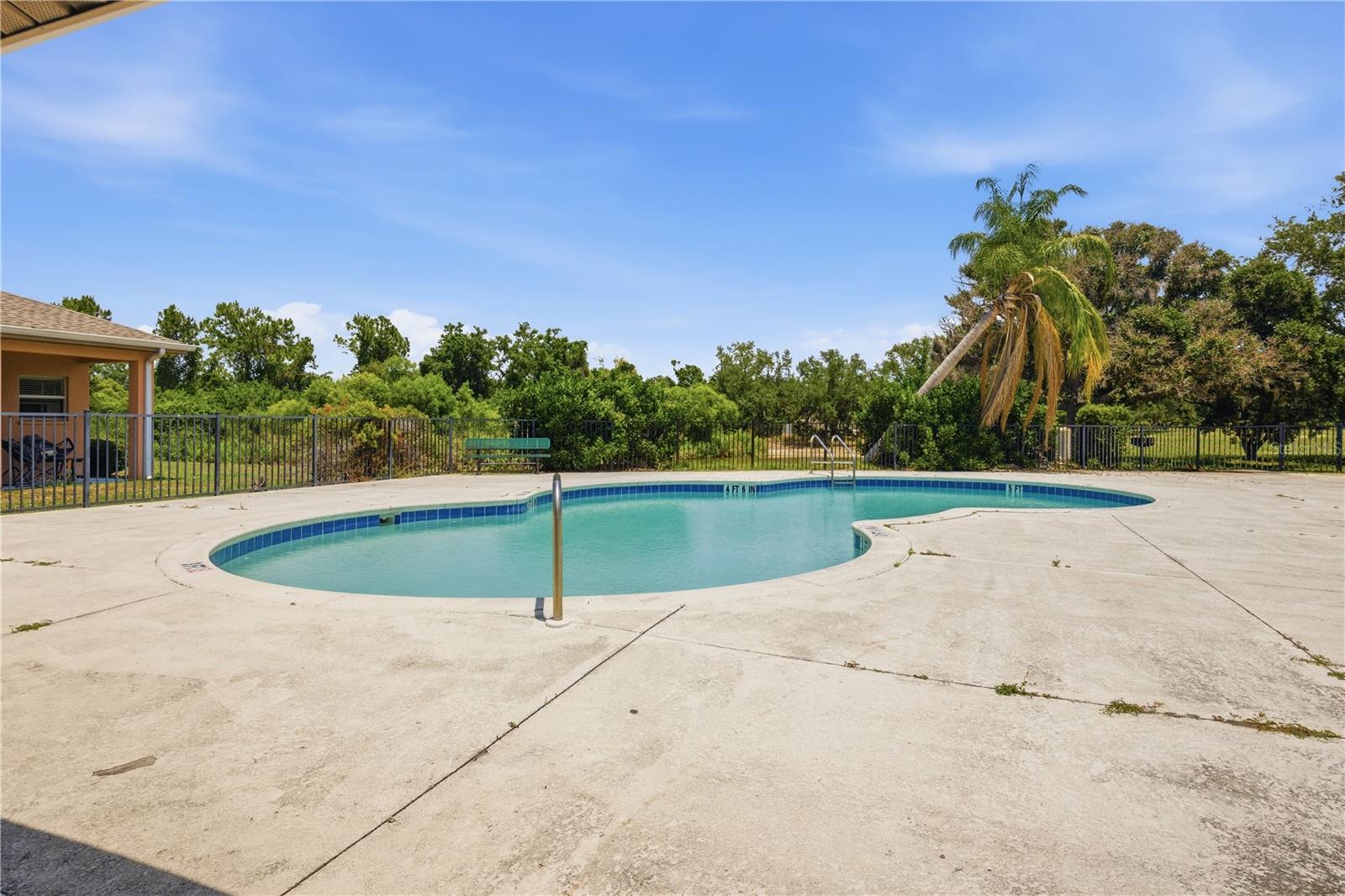 OAK TRAIL - Residential Lease