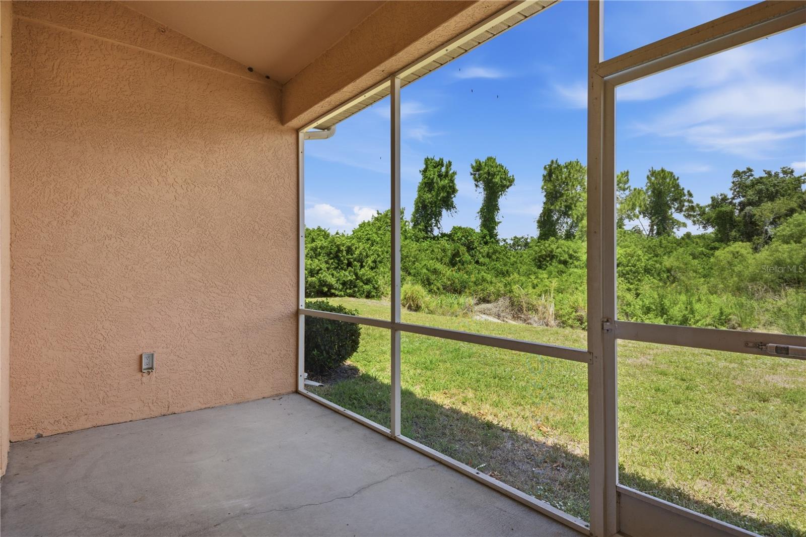 OAK TRAIL - Residential Lease