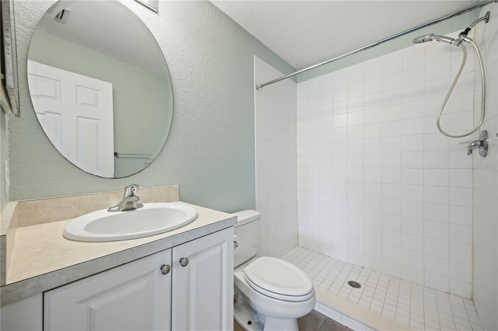 OAK TRAIL - Residential Lease
