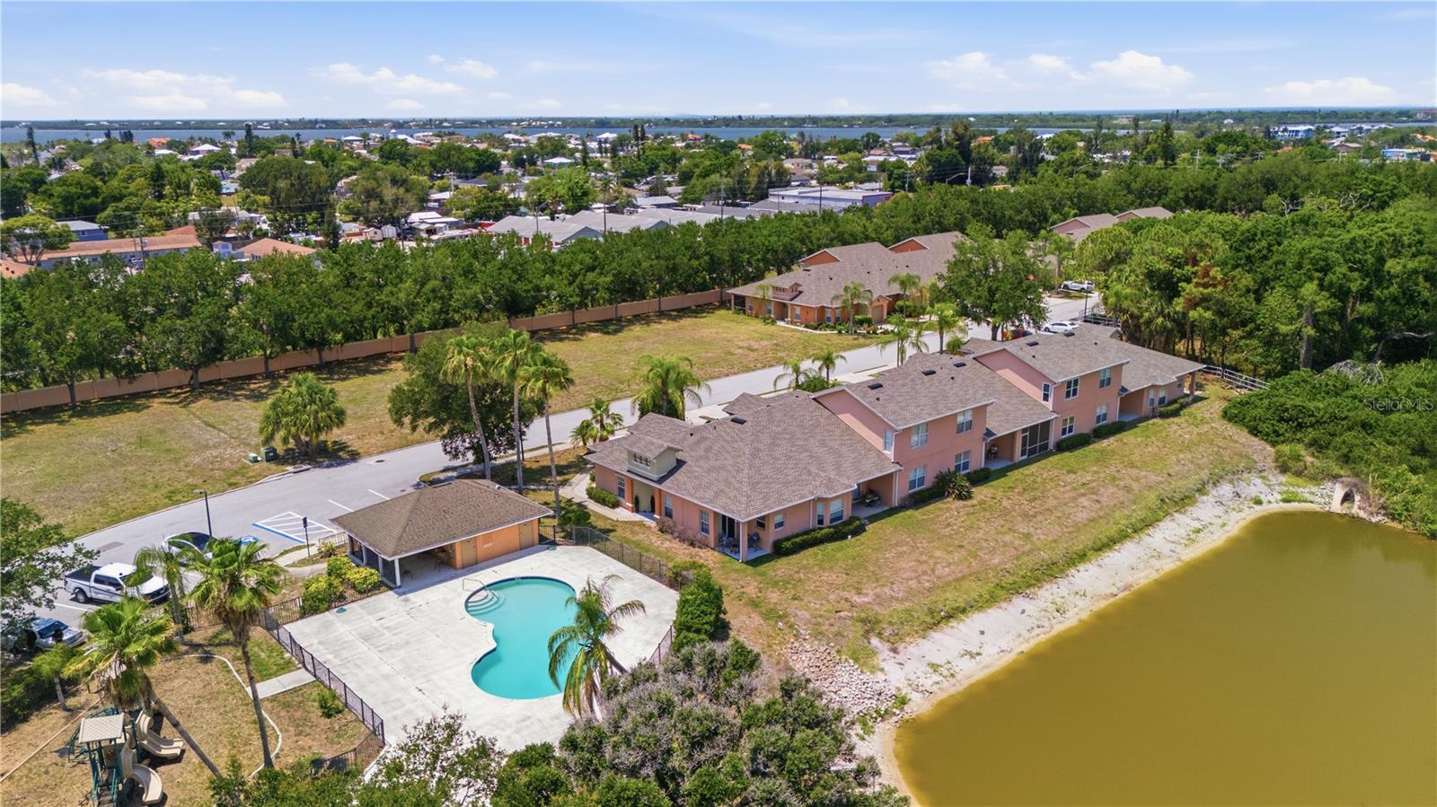 OAK TRAIL - Residential Lease