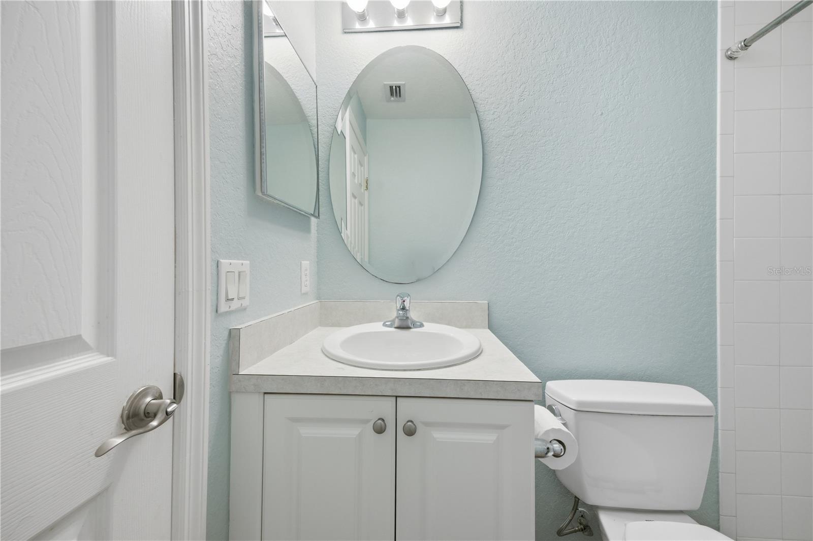 OAK TRAIL - Residential Lease