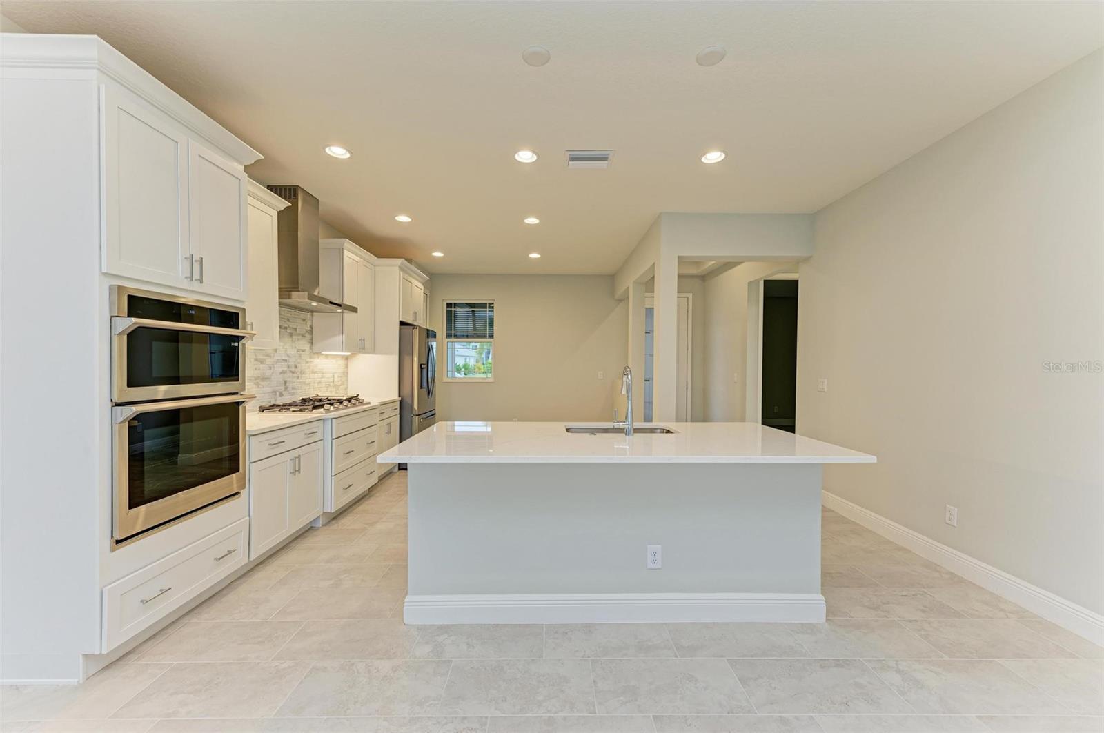 172 VAN GOGH COVE