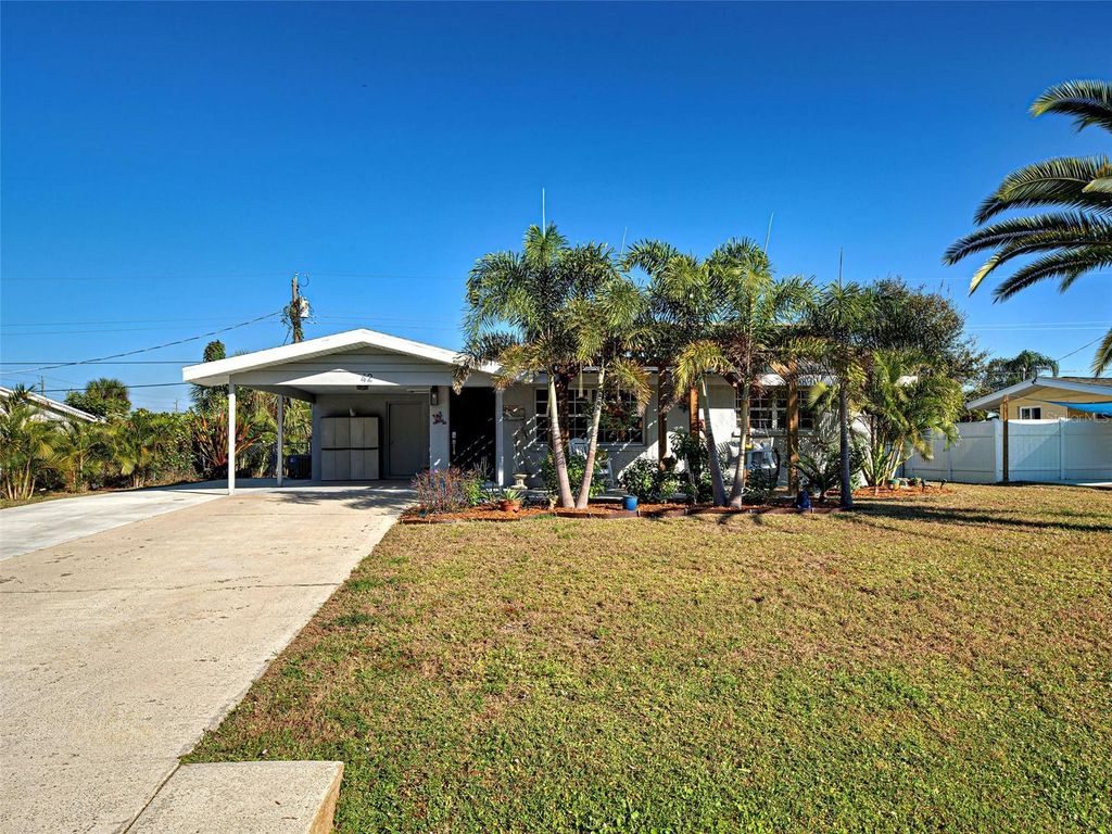 Photo of 42 E Wentworth Street, Englewood, FL 34223 (MLS # N6141397)