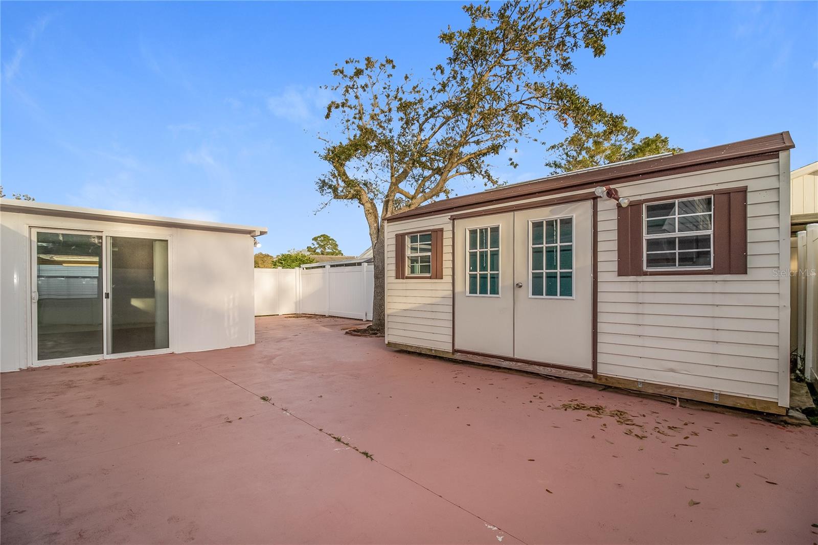 COUNTRY RUN UNIT 02 - Residential Lease