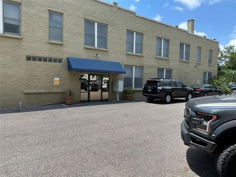 675 30TH AVENUE N ST PETERSBURG FL 33704