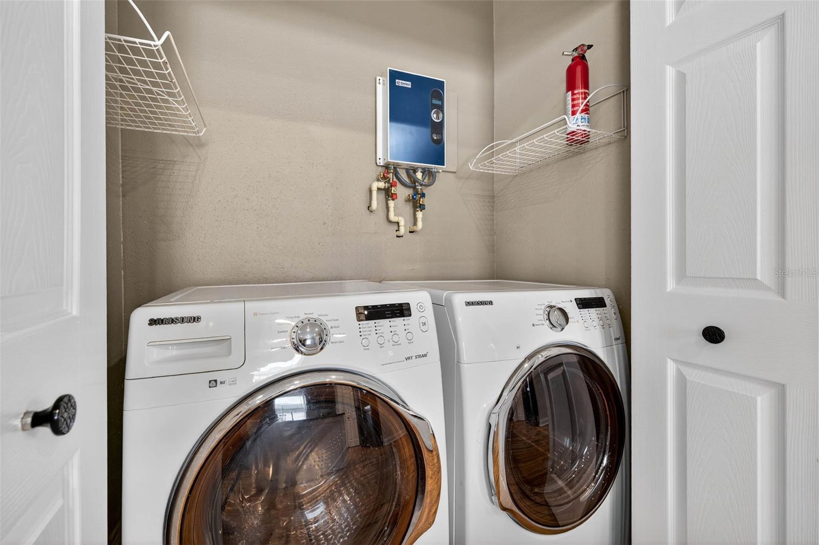 SUMMIT PARK - Residential Lease