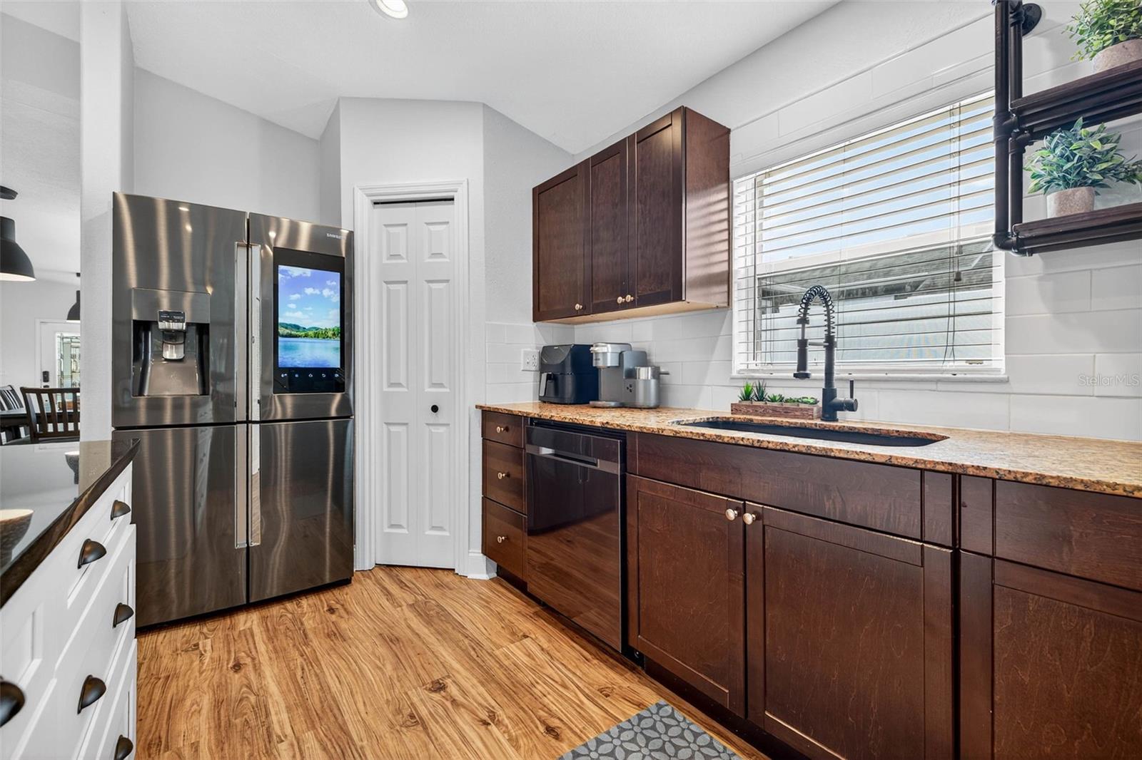 SUMMIT PARK - Residential Lease