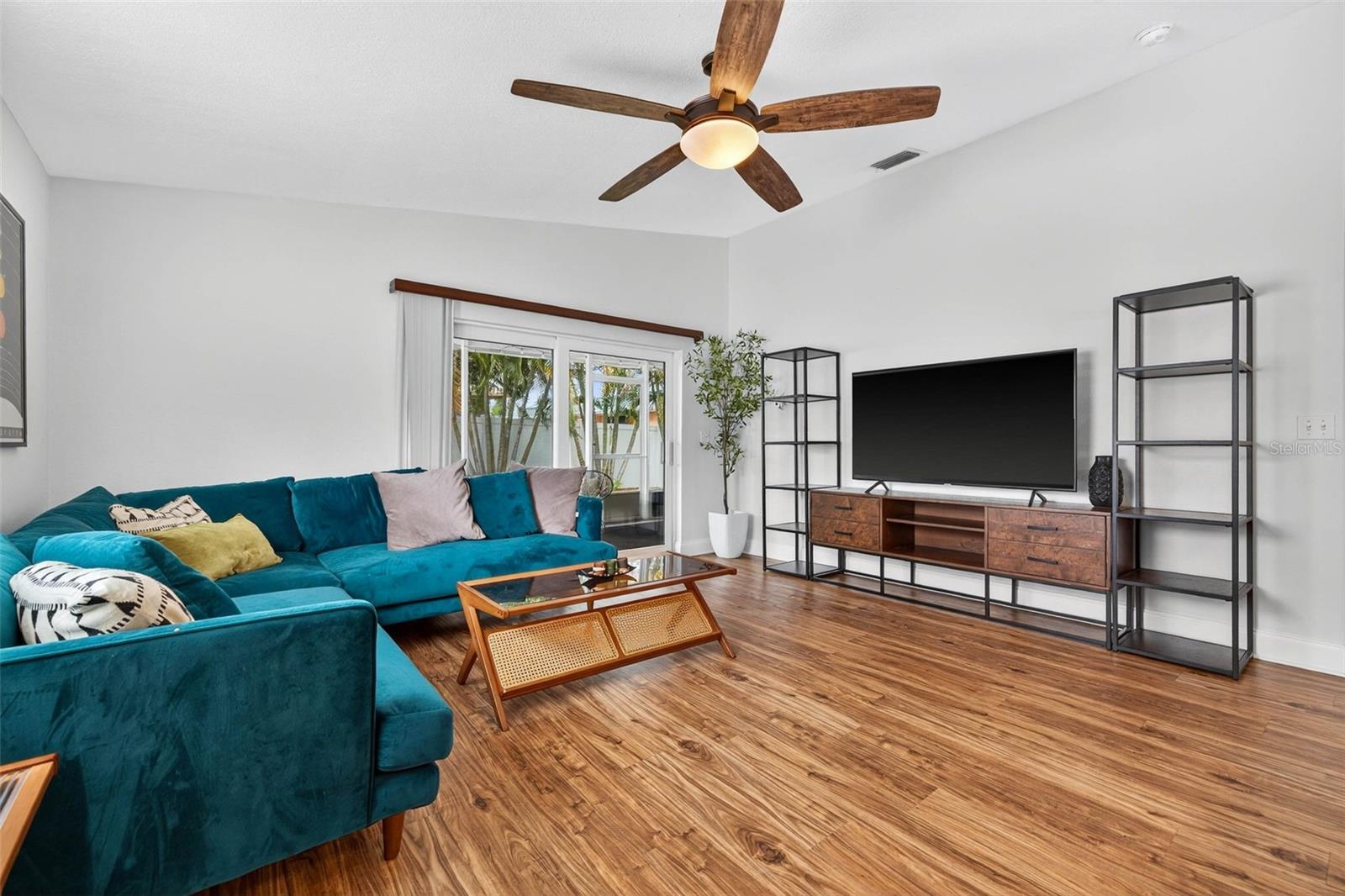 SUMMIT PARK - Residential Lease