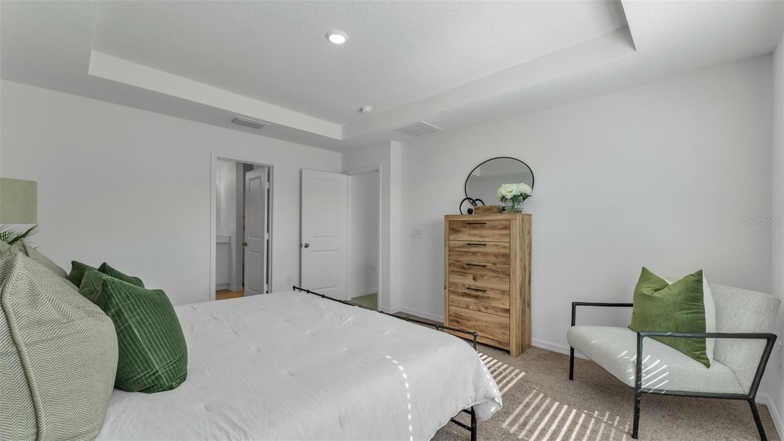 RESERVE AT FOREST LAKE - PHASE 1 - Residential Lease