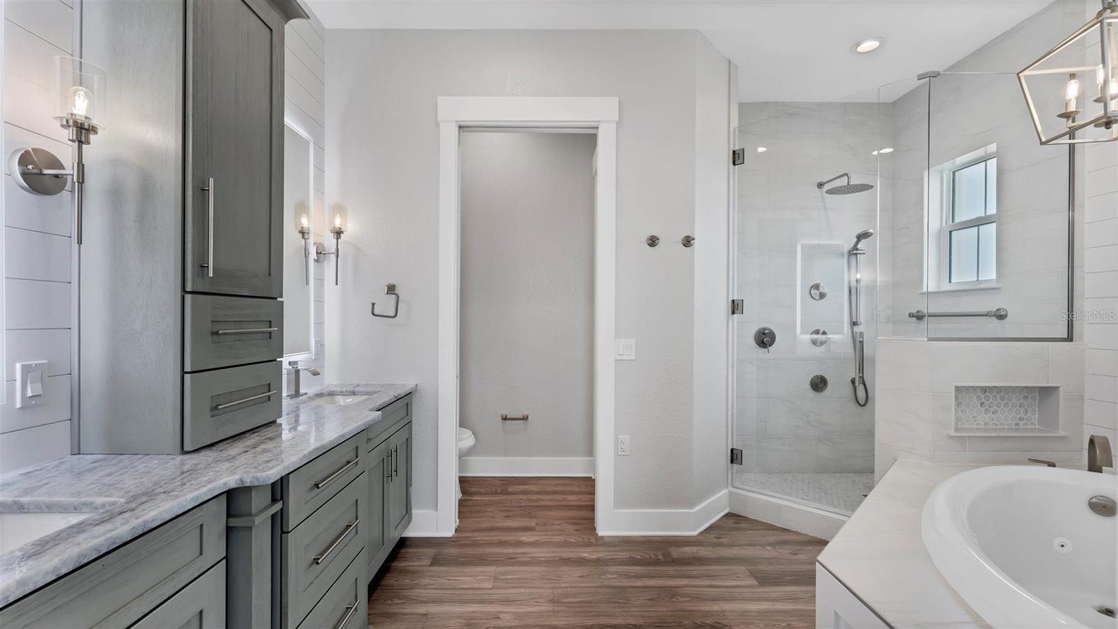 LANDINGS/CORAL CRK - Residential Lease