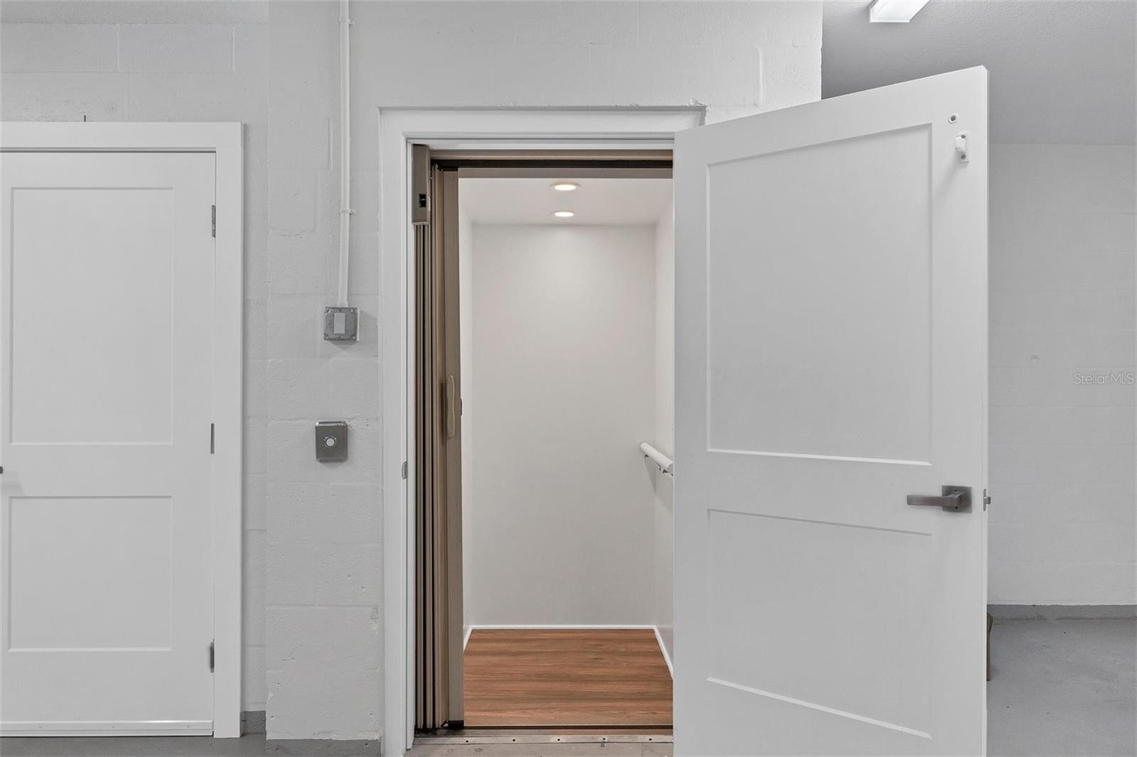 LANDINGS/CORAL CRK - Residential Lease