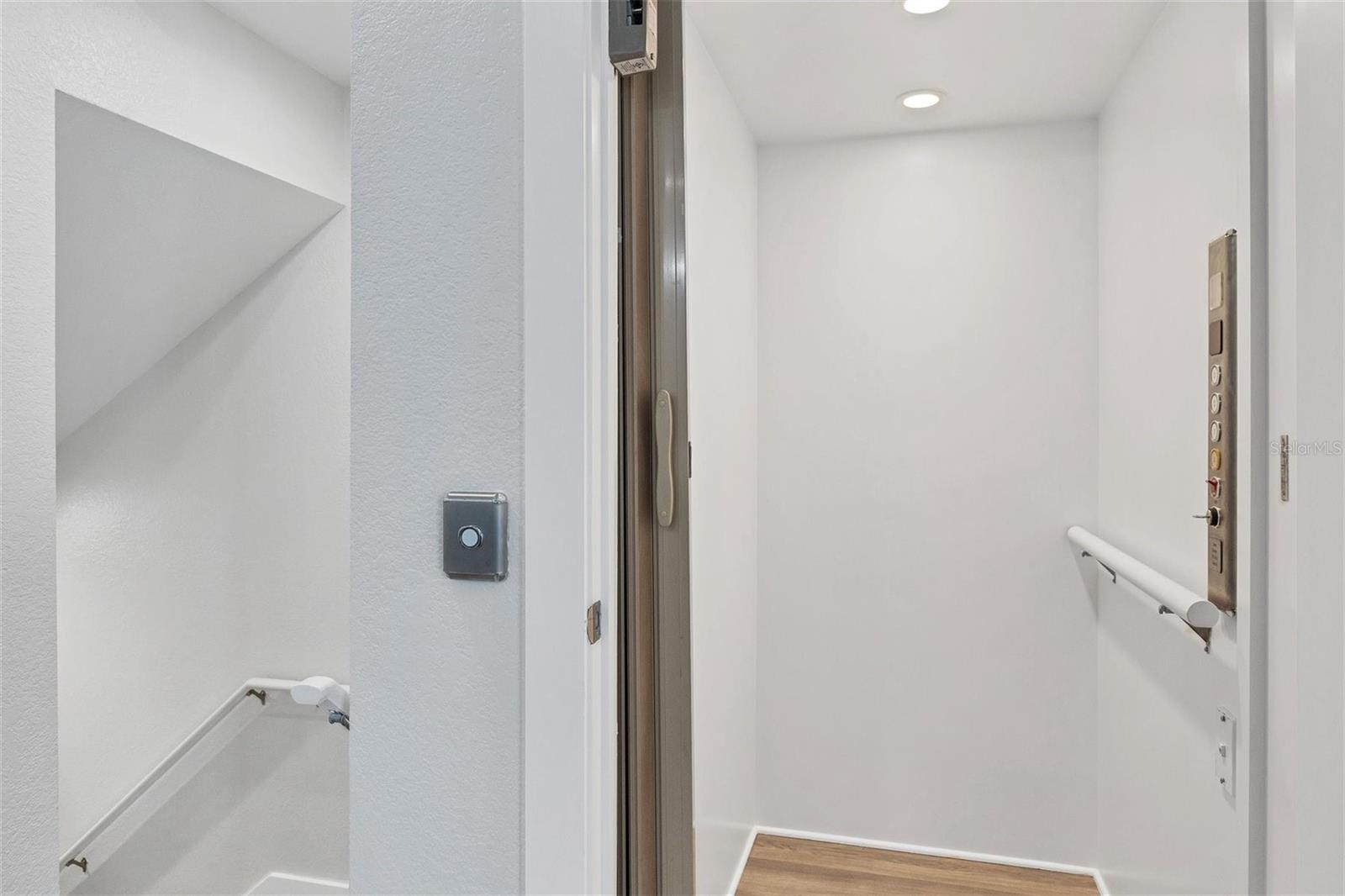 LANDINGS/CORAL CRK - Residential Lease