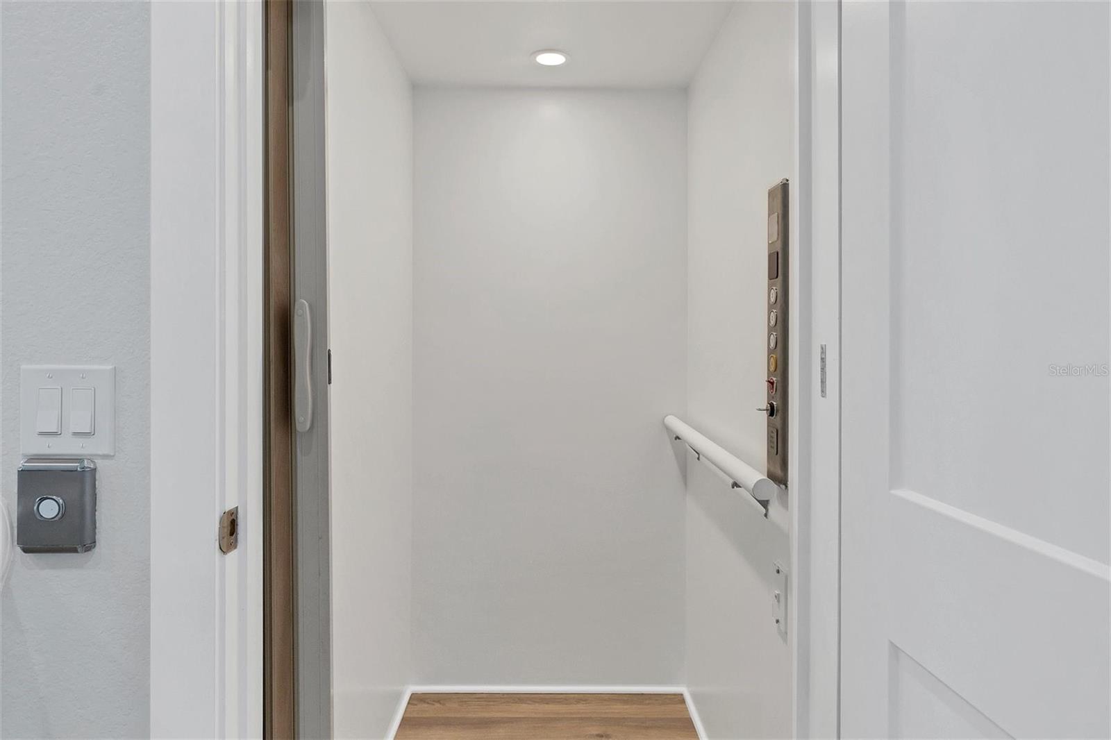 LANDINGS/CORAL CRK - Residential Lease