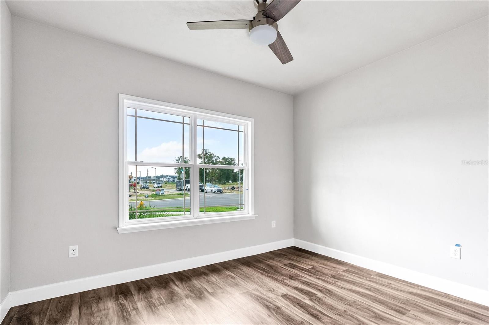 GRAND OAKS - Residential