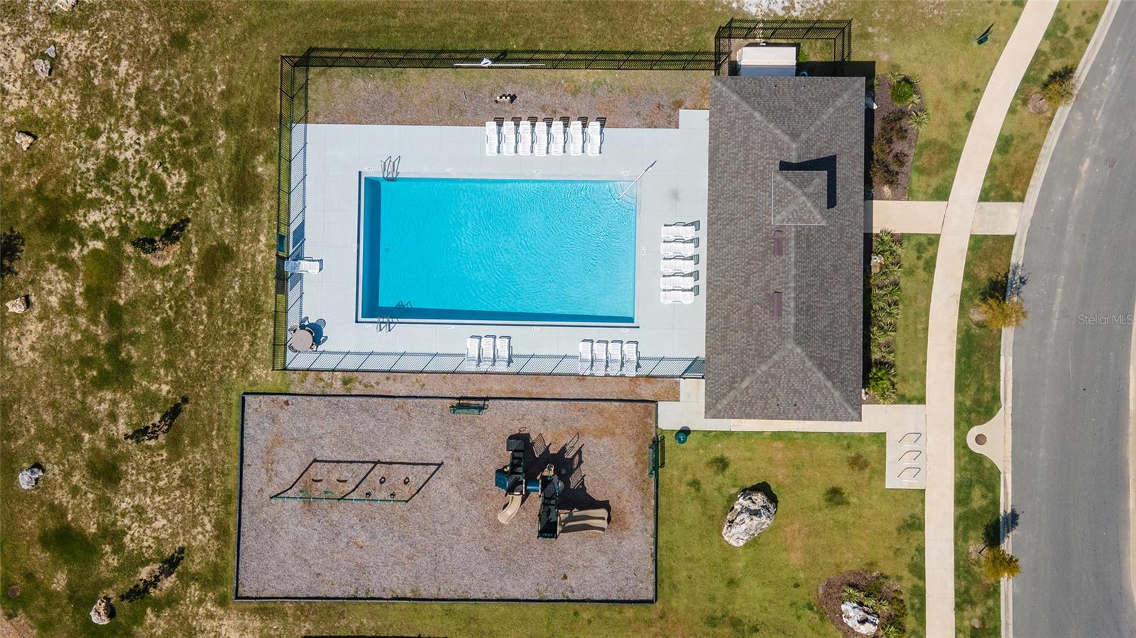 GRAND OAKS - Residential