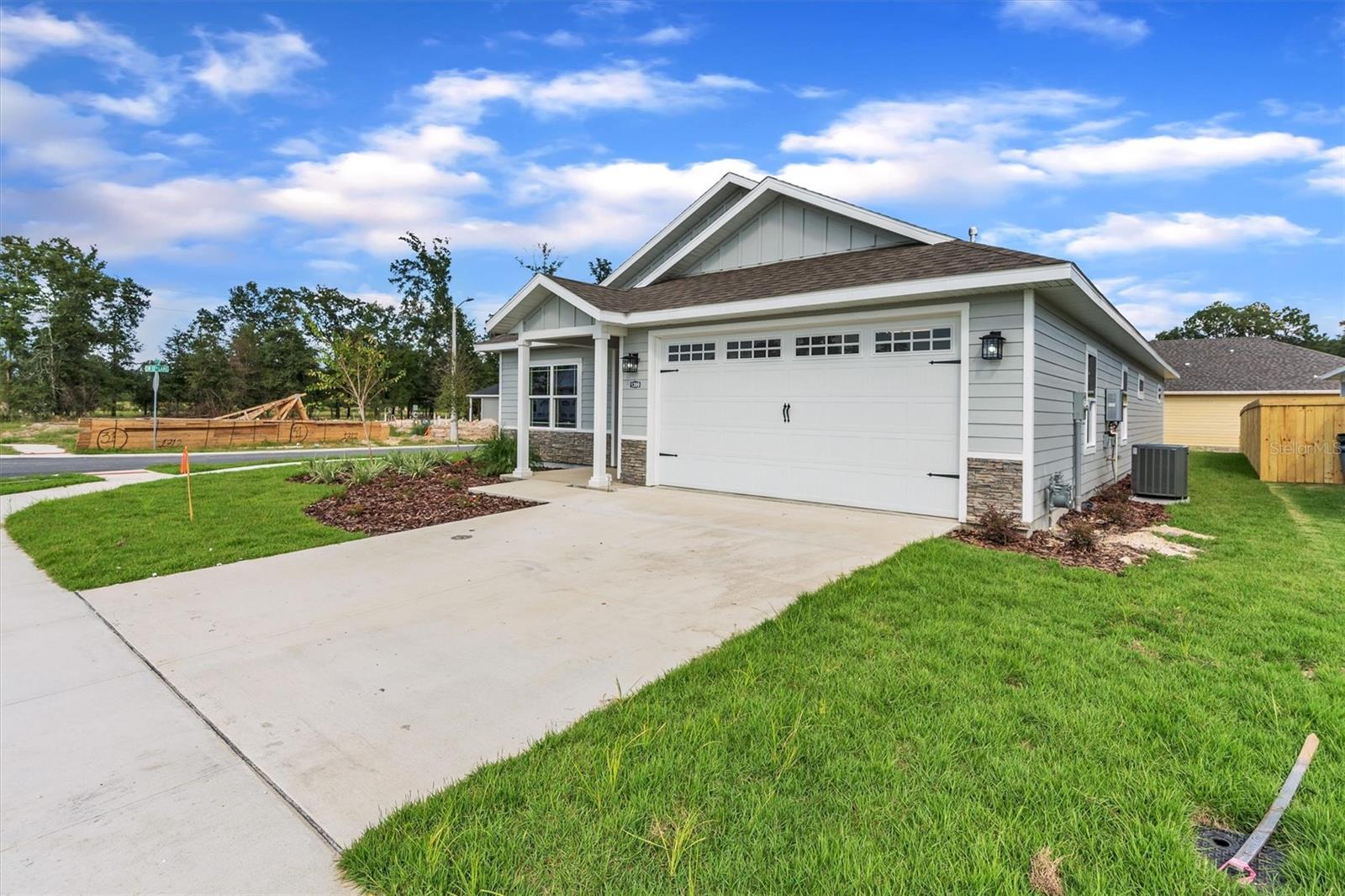 GRAND OAKS - Residential