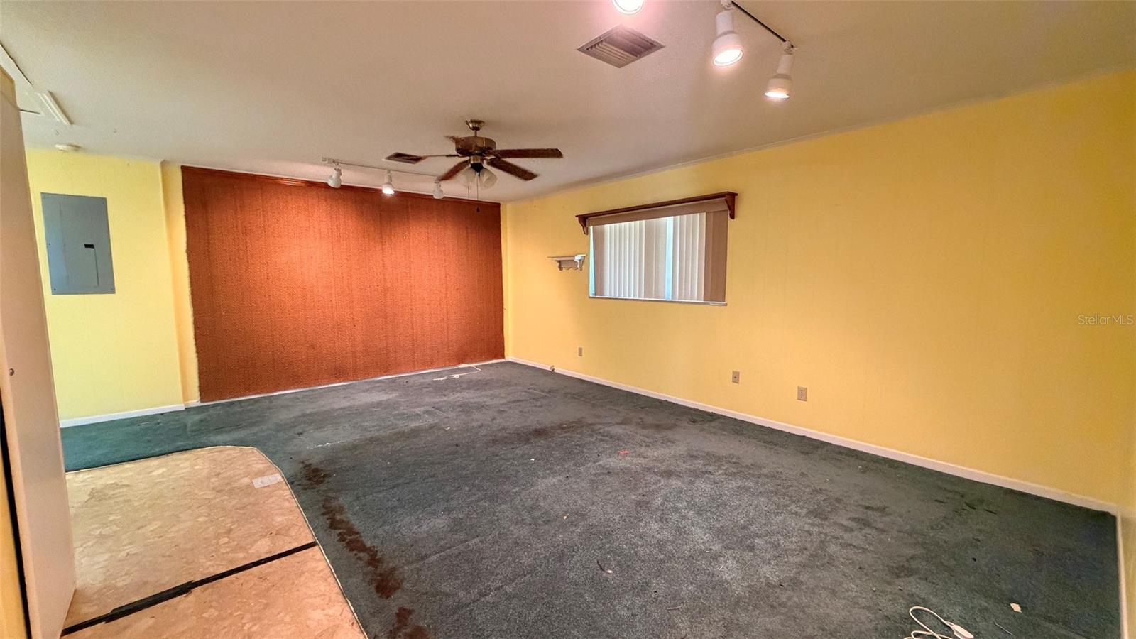 SPORTSMENS ACRES - Residential