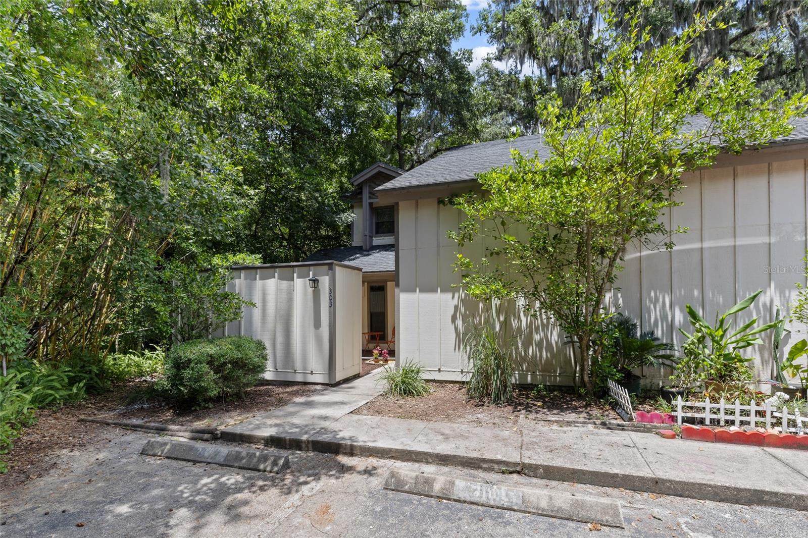 303 SW 54TH DRIVE