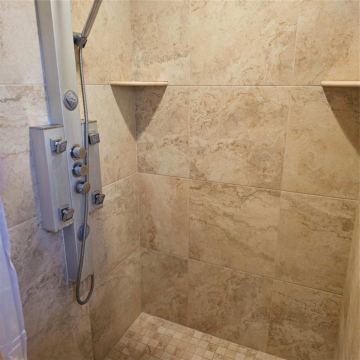 FLORIDA SHORES 01 - Residential