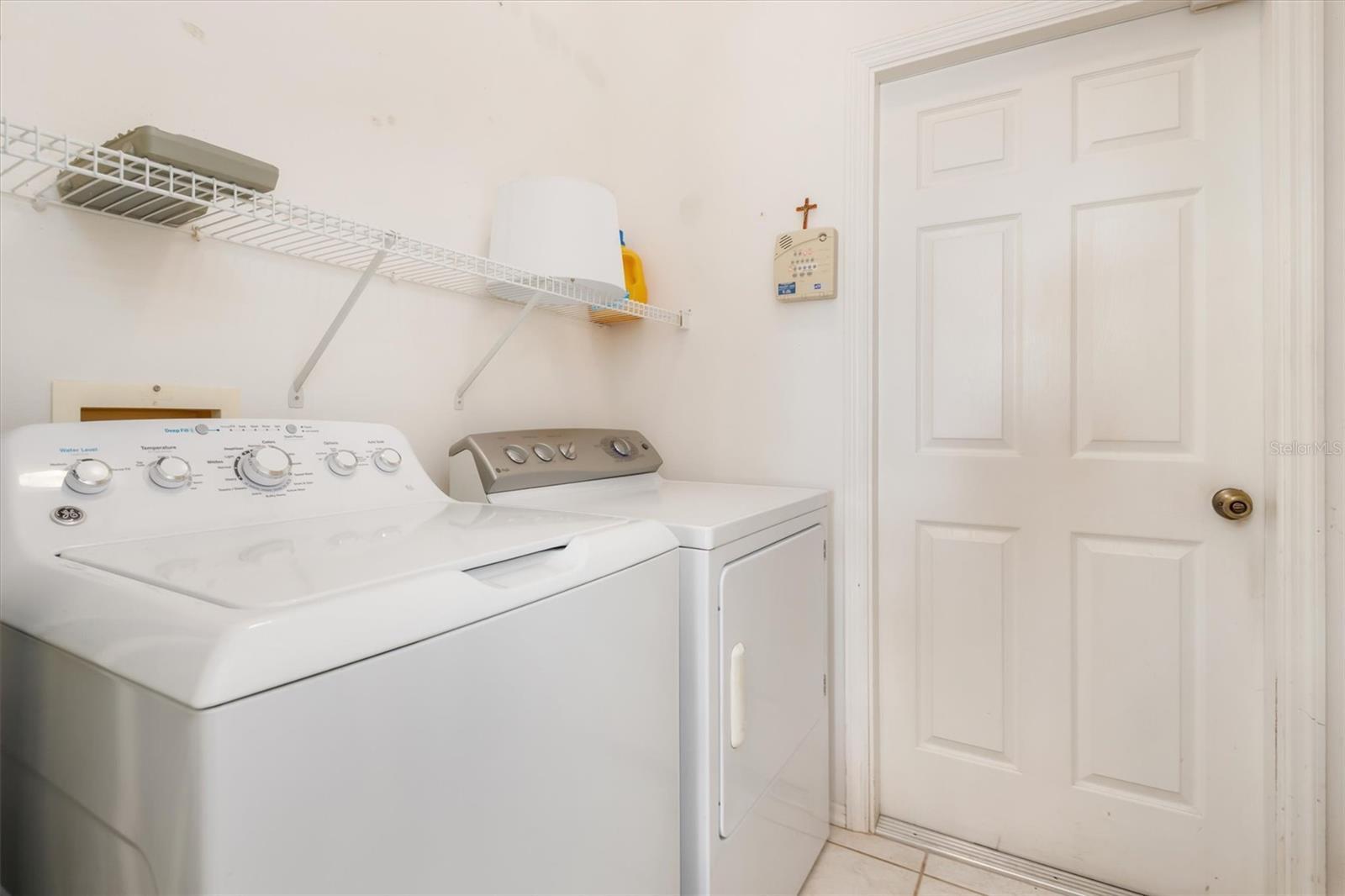 WOODMERE LAKES - Residential