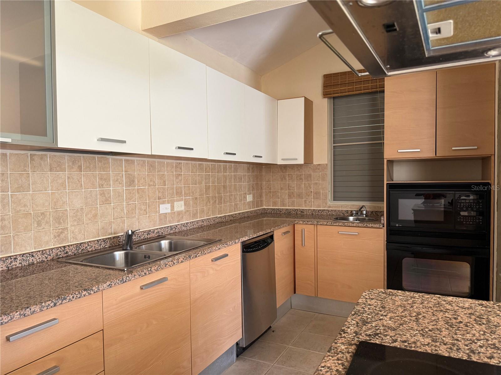CANDELERO - Residential Lease