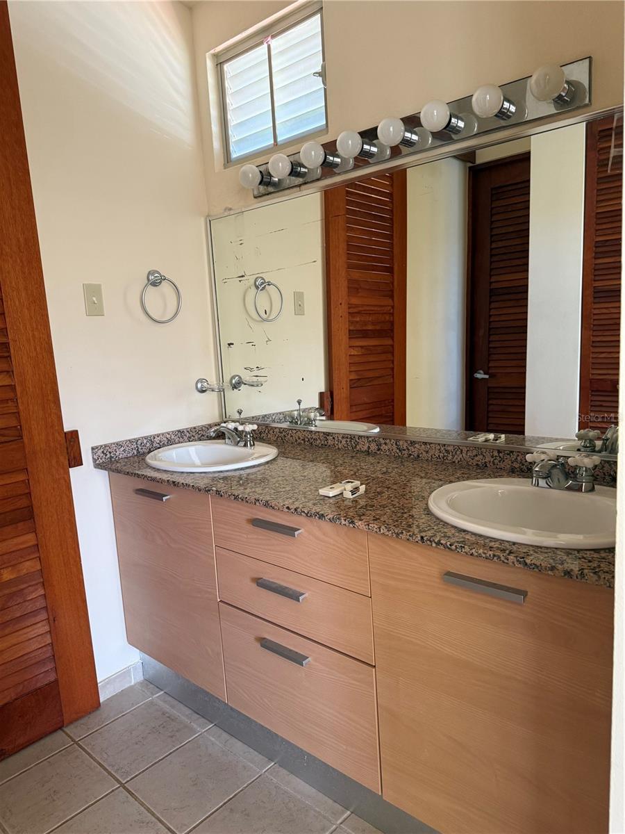 CANDELERO - Residential Lease
